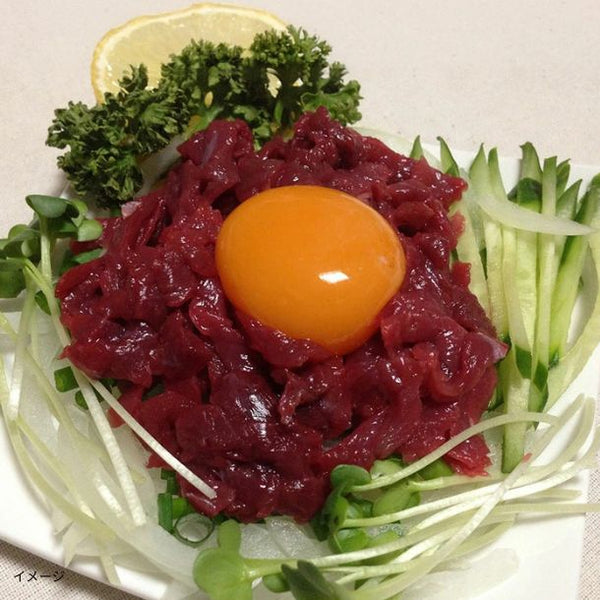 「馬刺しユッケたれ付き」