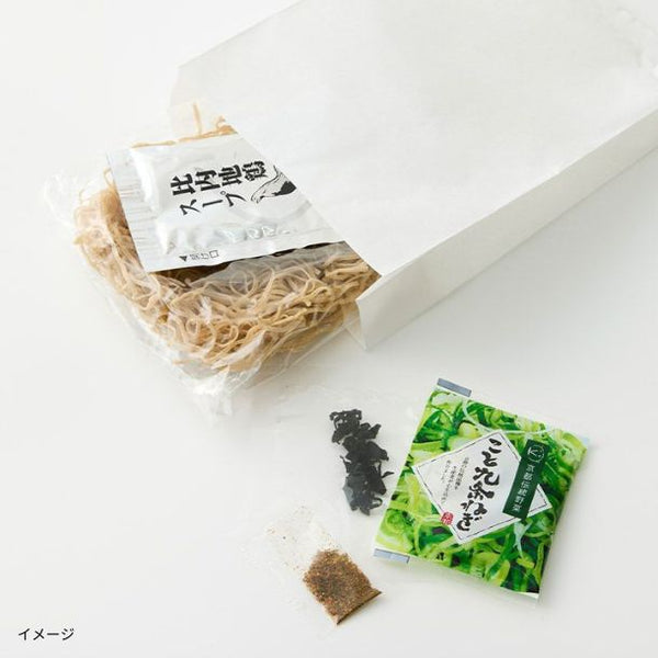 「九条ねぎと深煎七味香る地鶏の旨出汁そば」