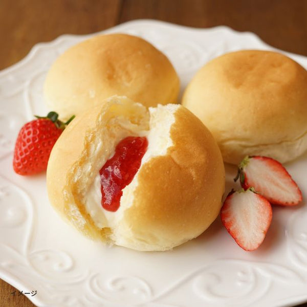 八天堂「フルーツくりーむパン あまおう苺・桃」
