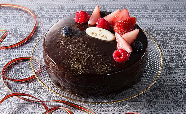 銀座千疋屋「ベリーのチョコレートケーキ」