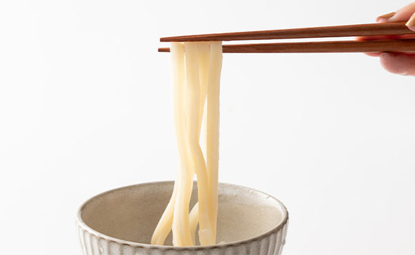 「讃岐生うどん（平切麺）つゆ付き」