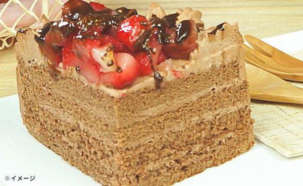 「角切りイチゴのチョコレートケーキ 5号」