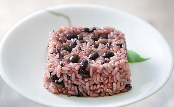 一粒庵「黒豆と黒米のおこわ」