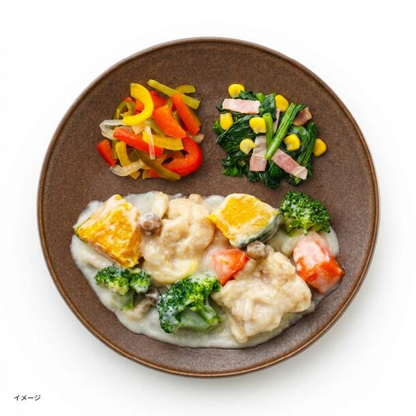 「チーズのコク深い 鶏と野菜のクリームソースかけ」